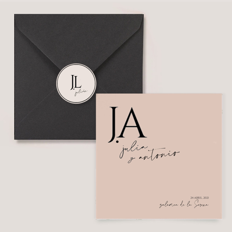 Sobre con invitación de boda Scarlette minimalista y elegante. Diseño Mundo Inventado