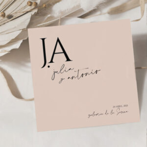 Invitación de boda minimalista modelo Scarlette en papel premium. Diseño Mundo Inventado