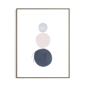 Lámina minimalista "Tres Lunares". Cuadro abstracto con tres círculos en tonos gris, rosa y azul sobre fondo blanco. Diseña Mundo Inventado.